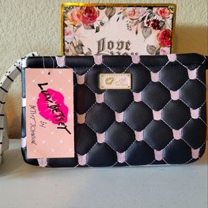 NWT Betsey Johnson Wristlet